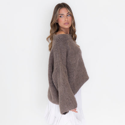 Ultrasoftes Strickteil mit schulterfreiem Schnitt